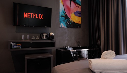 Deluxe Suite, City View