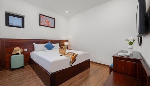 Basic Single Room, City View