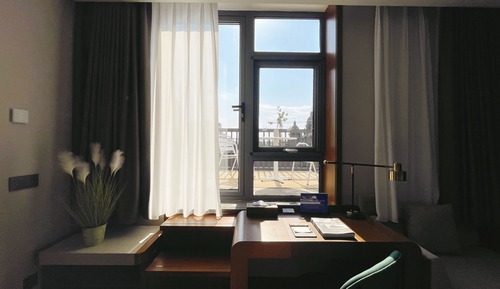 Premier Room, Courtyard View