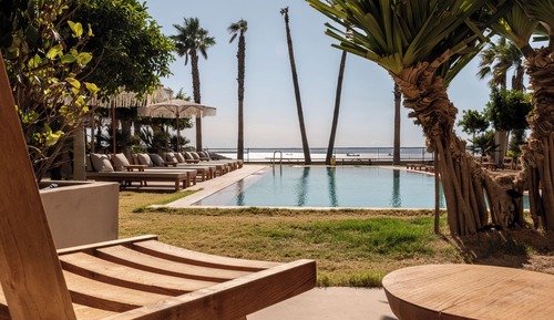 Exclusive Room, Pool View, Sea Facing