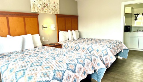 Room, 2 Queen Beds, Kitchenette