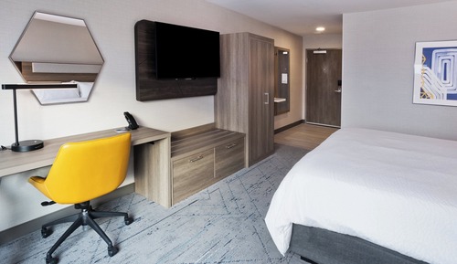Standard Room, 1 King Bed