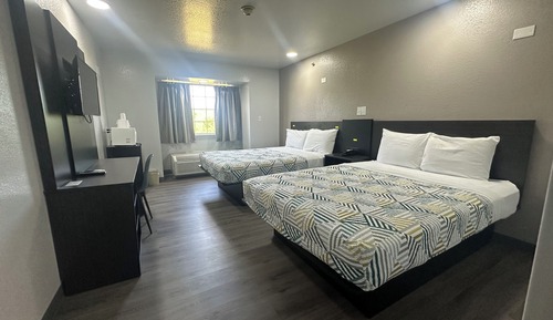 Deluxe Room, 2 Queen Beds, Non Smoking, Refrigerator & Microwave