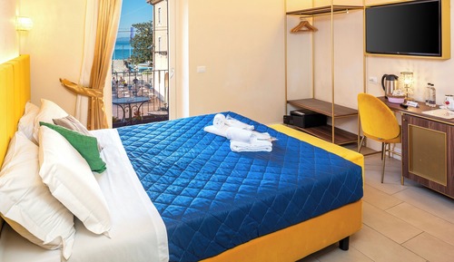 Junior Double Room, Balcony