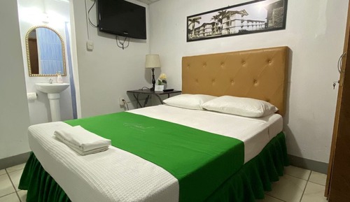 Economy Room
