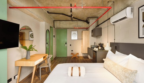 Deluxe Suite