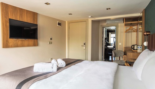 Economy Room