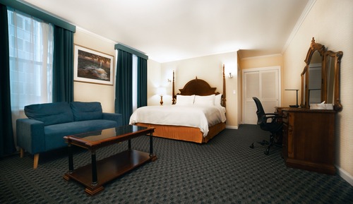 City View, 1 King Bed