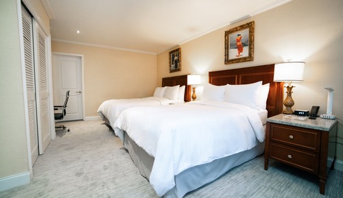 High Floor, 2 Full Beds Suite