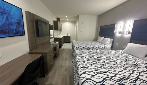 Junior Suite, 2 Queen Beds, Kitchenette