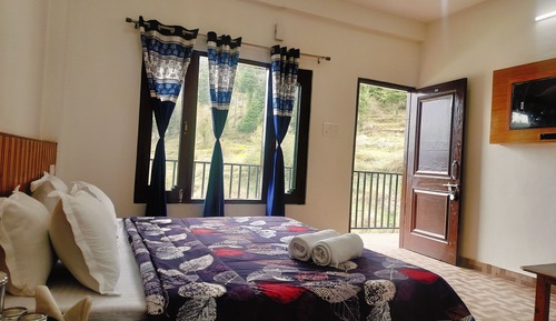 Deluxe Room, Hill View