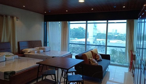Deluxe Suite, City View