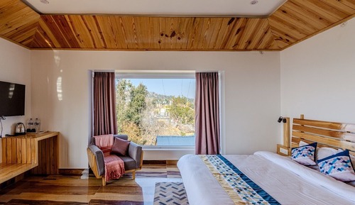 Executive King room with Himalayan view