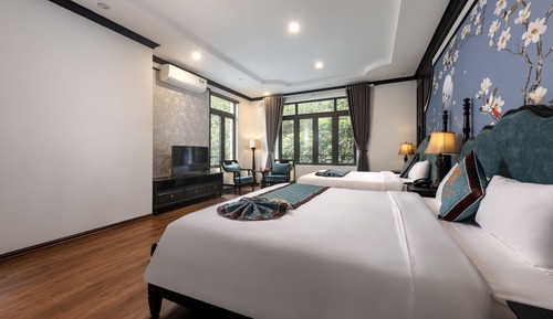 Luxury Quadruple Room, Mountain View
