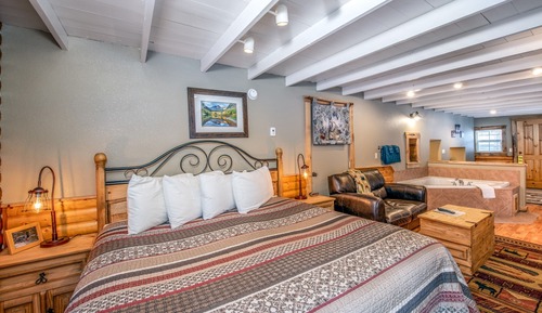 Deluxe Cottage, Hot Tub, River View