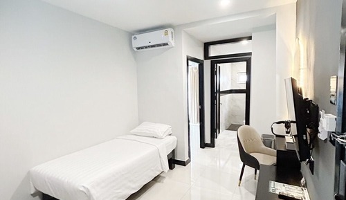 Family Triple Room, Pool View