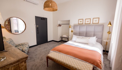 Comfort Single Room, 1 Queen Bed