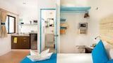 Comfort Studio, 1 King Bed, Kitchenette