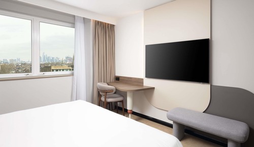 Superior Room, 1 King Bed, City View