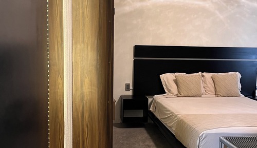 Standard Room, 1 Queen Bed