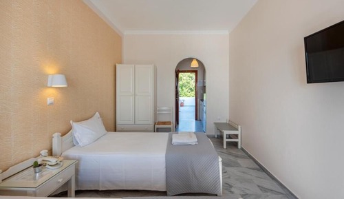STUDIO (3 ADULTS) WITH PARTIAL SEA VIEW