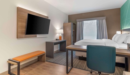 Suite, 1 King Bed (Handicapped Impaired)