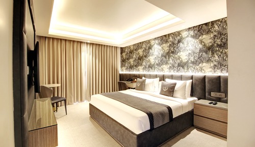 Club Double Room, City View