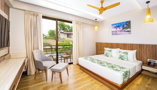 Deluxe Room, Balcony, City View (Holitel Room)