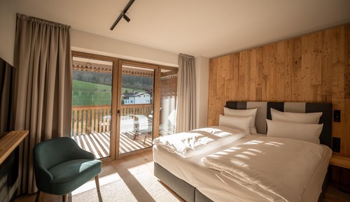 Double Room, 1 King Bed, Mountain View