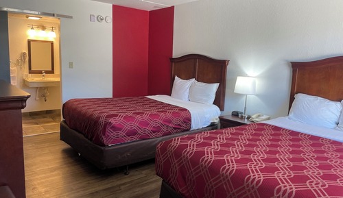 Room, 2 Queen Beds, Accessible, Non Smoking (Mobility, Roll-In Shower)