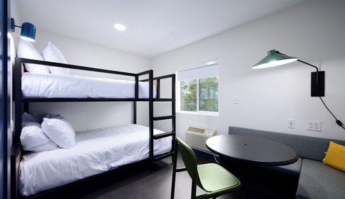 Suite, Multiple Beds, Mountain View (Family Room)