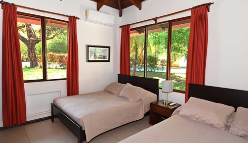 Comfort Villa, 3 Bedrooms, Pool View