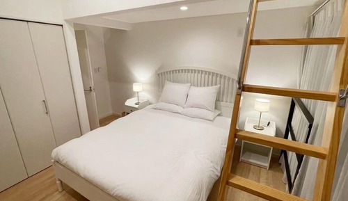 Family House, Non Smoking