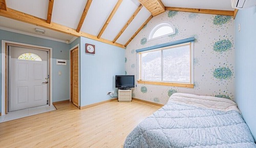 Room (Min Deul Le)
