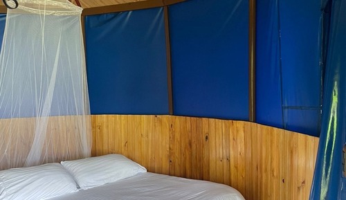 Romantic Room, 1 Double Bed, Hot Tub, River View