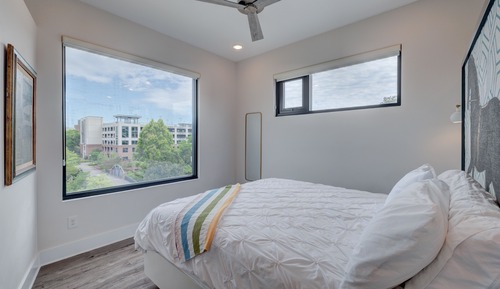 The Hive 301 King Suite