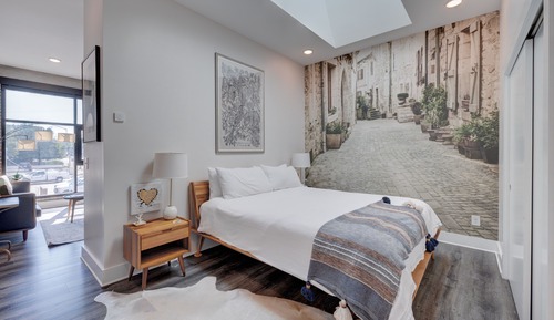 The Hive 206 Sweeter