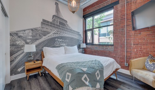 The Hive 104 Bees Knees