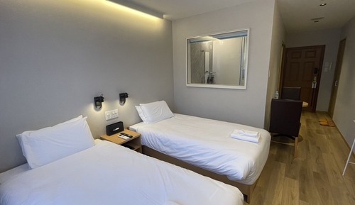 Standard Twin Room