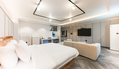 Premium King Avenue