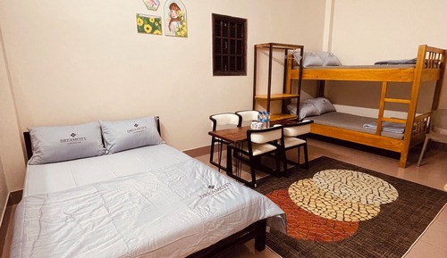 Club Triple Room