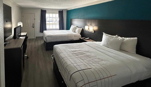 Suite, 2 Double Beds, Non Smoking