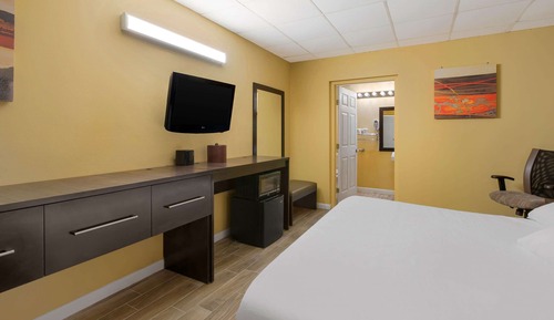 Room, 1 King Bed, Accessible, Non Smoking