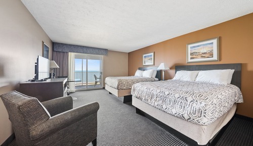 Standard Room, 2 Queen Beds, Balcony, Lake View