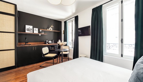 Deluxe Apartment