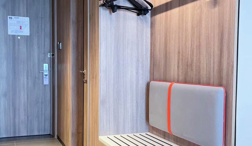 Standard Room, 1 King Bed (Minifridge, High Floor)