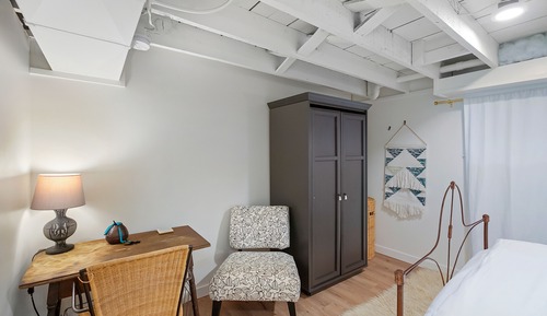 Basic Apartment, No Windows