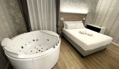 Romantic Room, 1 Queen Bed, Hot Tub