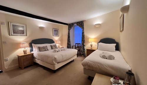 Deluxe Triple Room