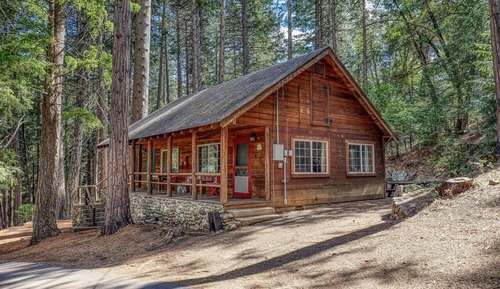 Comfort Cabin, 1 Queen Bed with Sofa bed, Mountain View
